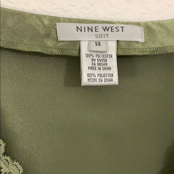 Nine West green suit under tank-14 - Picture 3 of 7